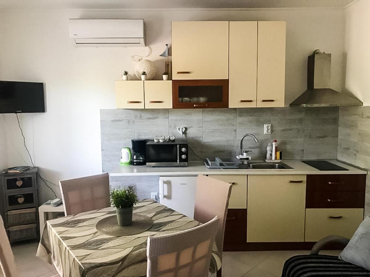 Apartments Sea Star Ivana Marina Luaran gambar